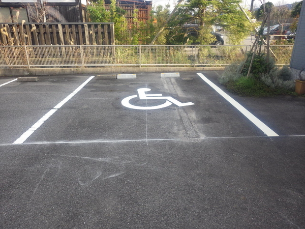 駐車場ライン工事