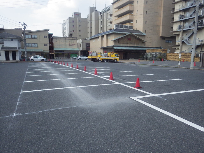 某駐車場ライン工事